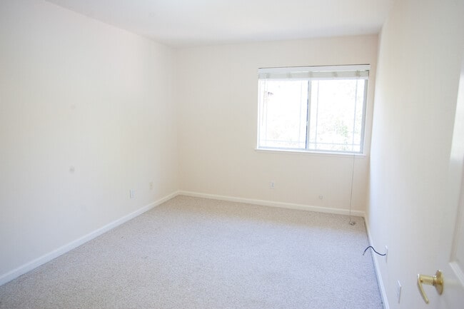 Building Photo - Coming Soon! Conveniently Located Townhome...
