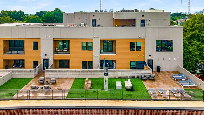 Building Photo - 112 Rogers St NE