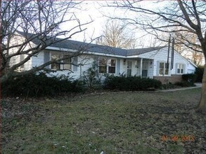 Building Photo - 470-472 Hazel