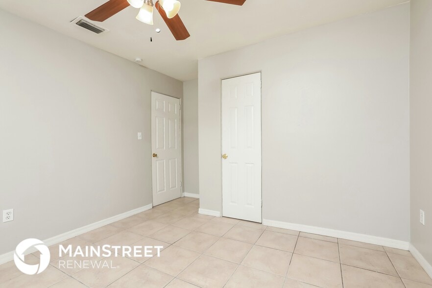 Building Photo - 411 S Bay Ave