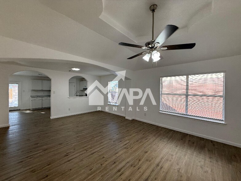 Building Photo - 6547 Estes Flats