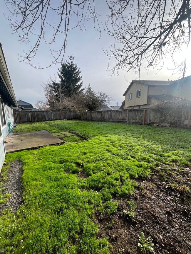 Building Photo - 3-Bedroom 2-Bathroom home in West Eugene