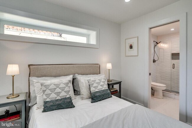 Building Photo - 22 Bryant St NW