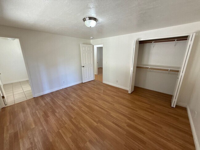 Building Photo - 5162 Lone Oak Rd SE