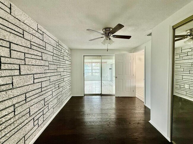 Building Photo - 7131 Potomac Dr