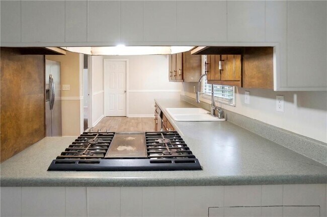 Building Photo - 1802 Driftwood Pl