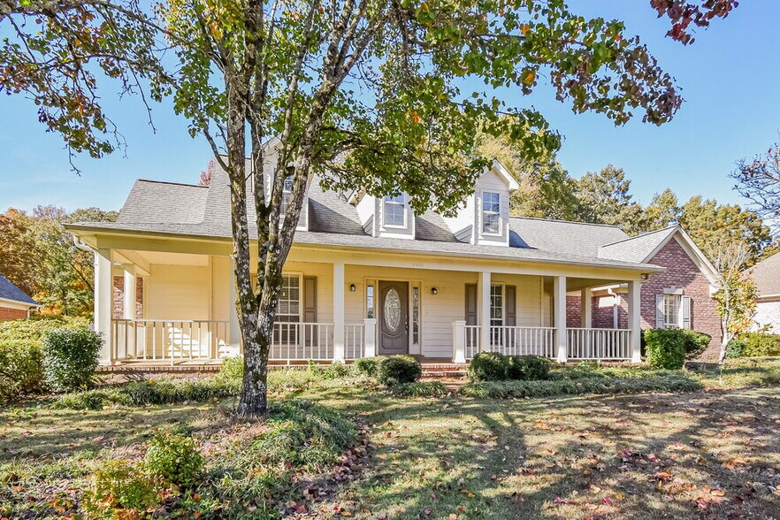 Building Photo - 3721 College Bluff