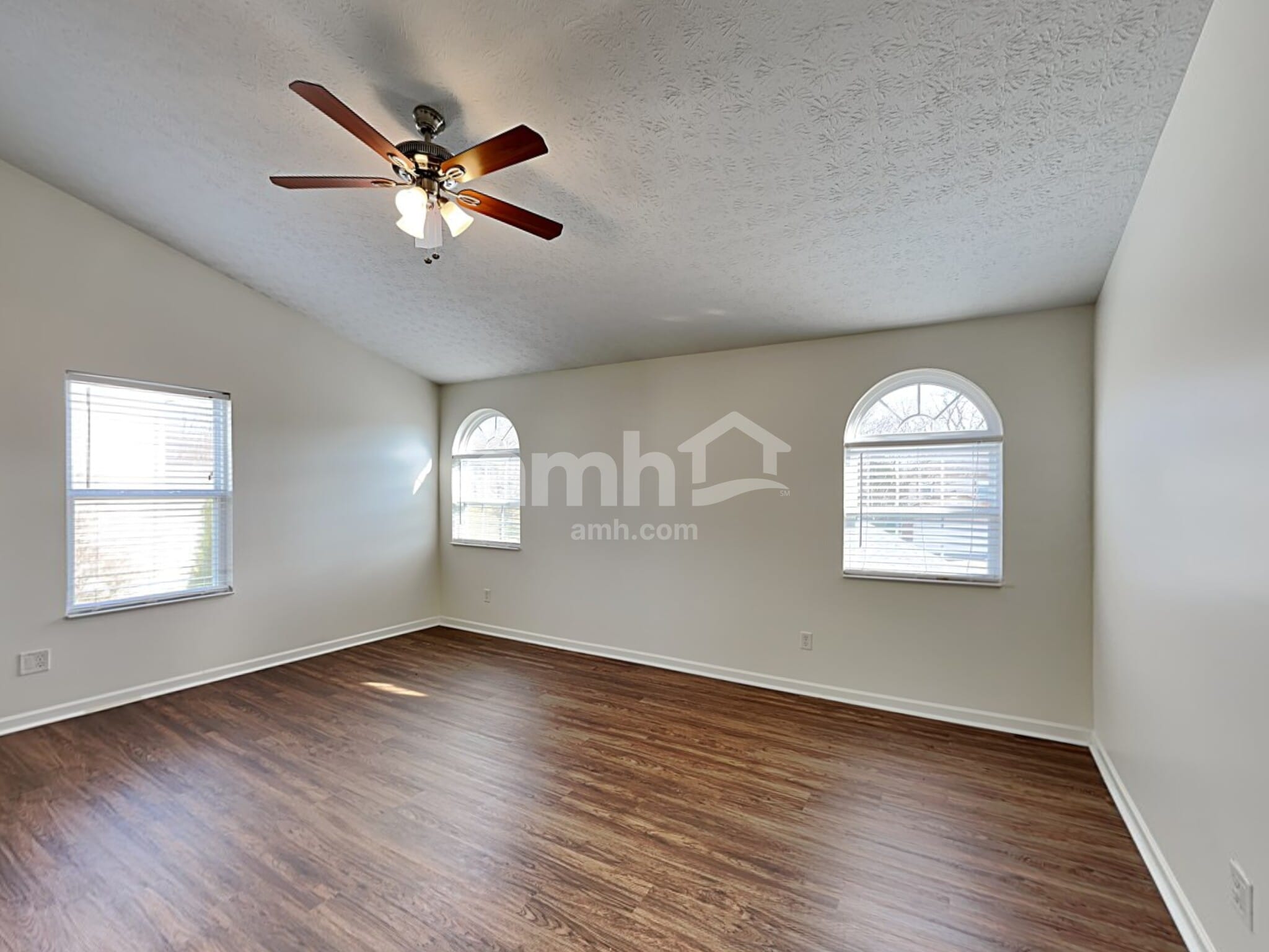 Building Photo - 125 Simsbury Ct