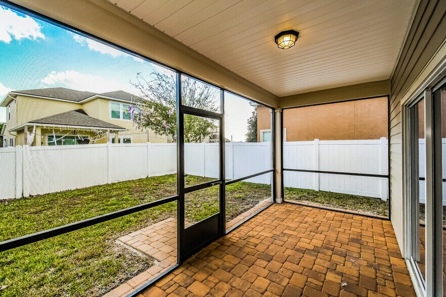 Building Photo - 16171 Magnolia Grove Way