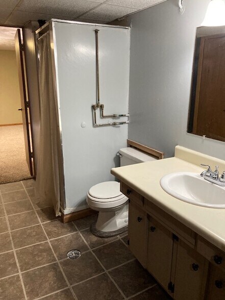 Building Photo - 2203 W Division St