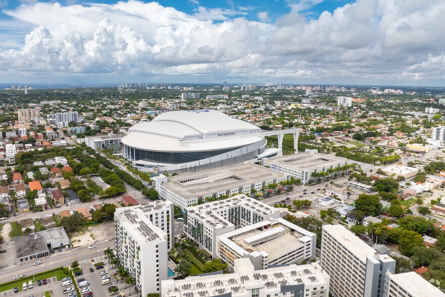 Miami Marlines Stadium Right Accros the Street - Paseo Del Rio