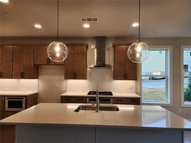 Building Photo - 1220 Walden Xing