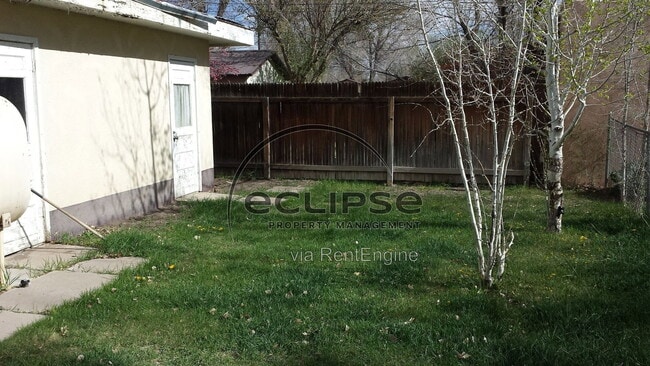 Building Photo - 909 3rd St