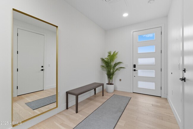 Building Photo - 1501 N Miller Rd