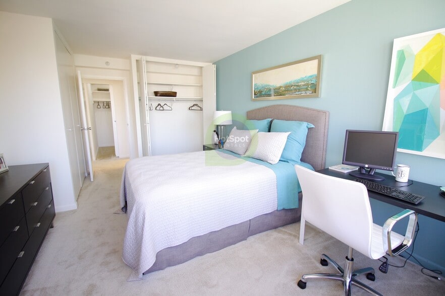 Building Photo - 343 E Ontario St