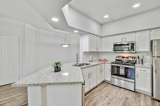 Building Photo - Start Your Lease with One Month On Us!