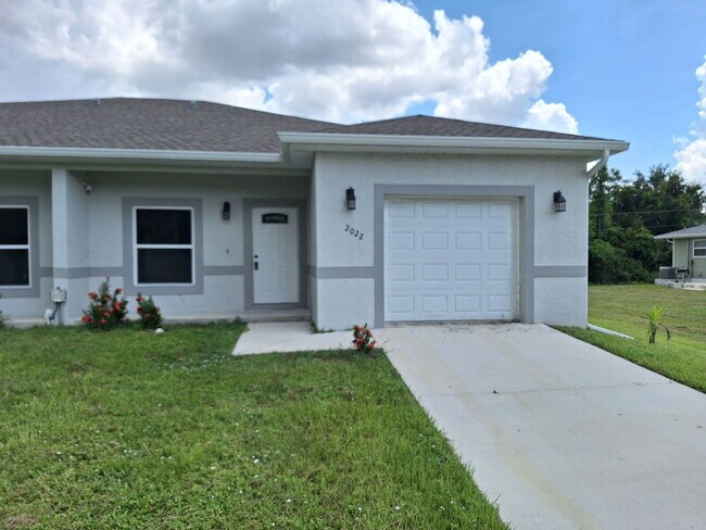 Building Photo - Available with ZERO DEPOSIT MOVE-IN!