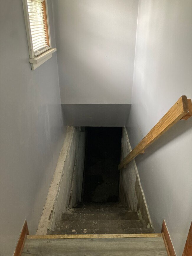 Building Photo - Charming 3 bedroom 1 bath