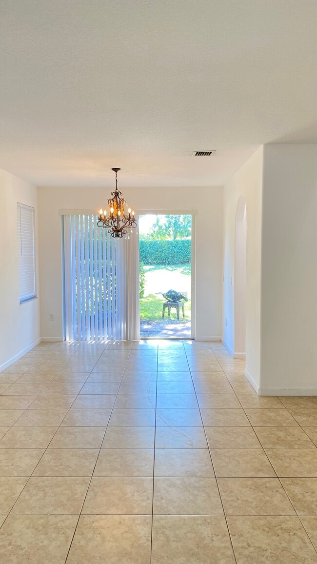 Building Photo - 9814 Shepard Pl