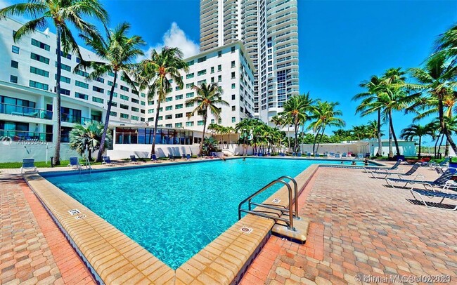 Building Photo - 6345 Collins Ave