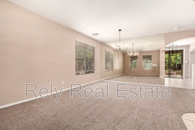 Building Photo - 15204 W Westview Dr