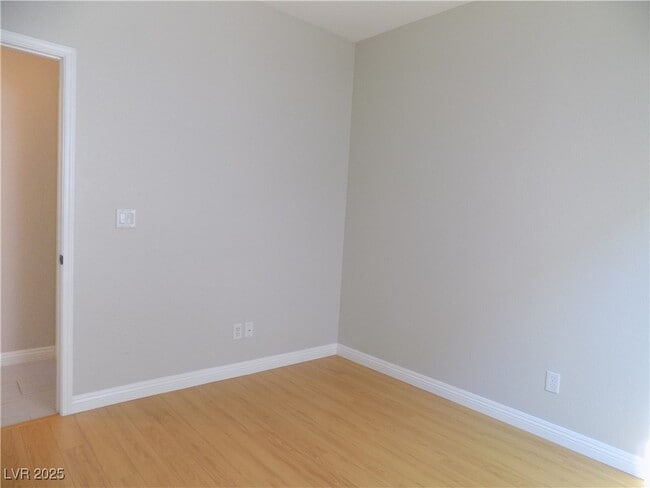 Building Photo - 5536 Spruce Hill Ct