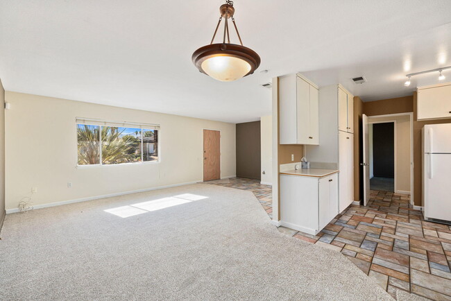 Building Photo - 77530 California Dr