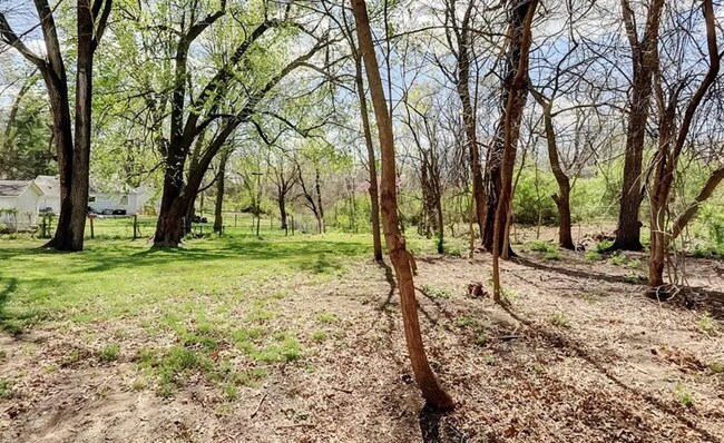 Building Photo - Beautifully remodeled 4-bedroom, 2-bath ho...