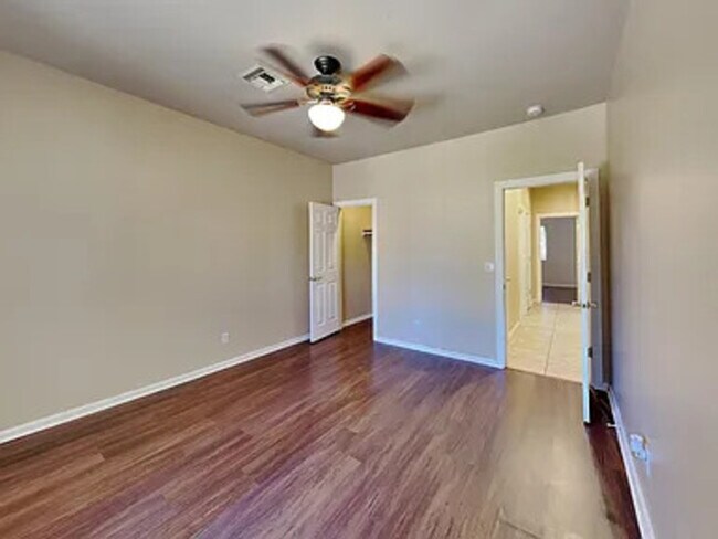 Building Photo - 3002 E Jeanette Ct