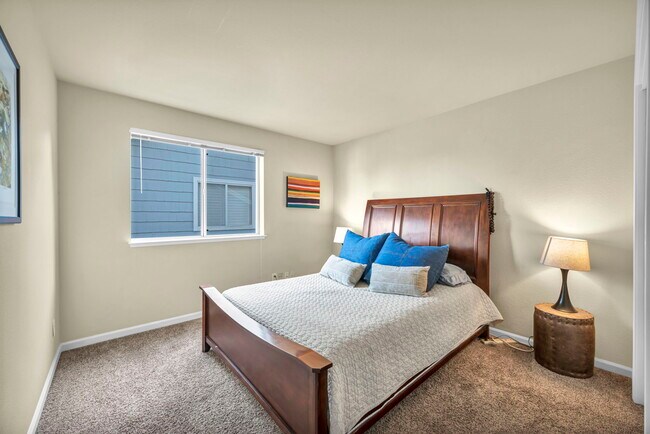 Building Photo - 4731 Ellicott Wy