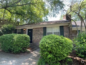 Building Photo - 2 bedroom, 2 bath duplex in Sleepy Creek o...