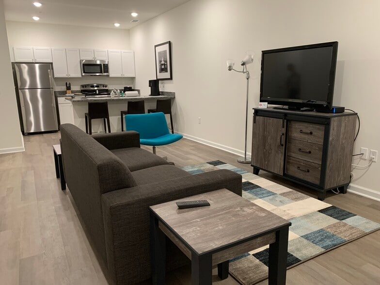 Building Photo - Towne Center Apartments