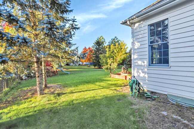 Building Photo - 40W148 Carl Sandburg Rd