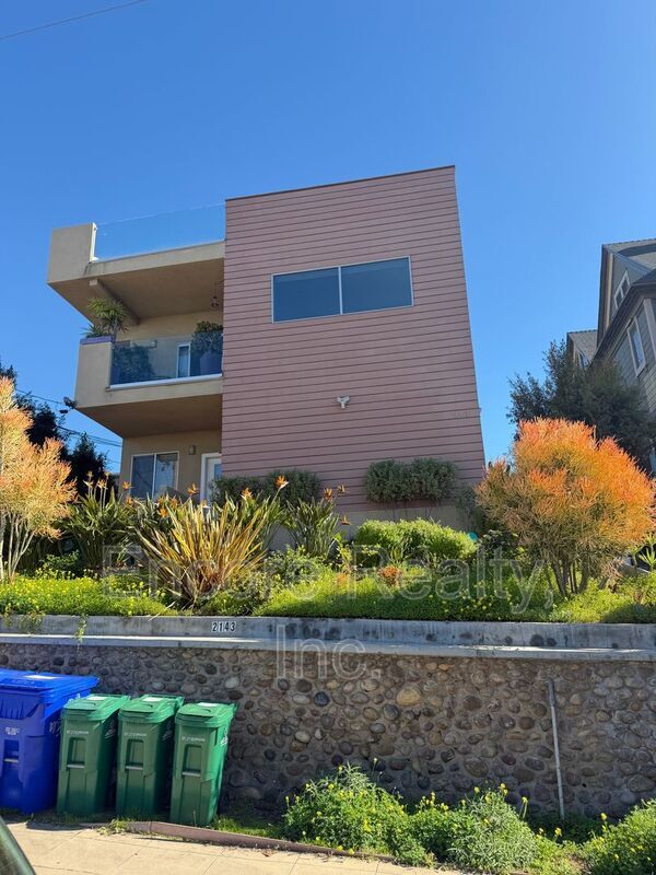 Building Photo - 2143 Second Ave