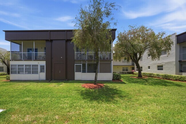 Building Photo - 729 Normandy Trail