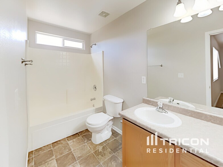 Building Photo - 7711 Mariner Cove Dr