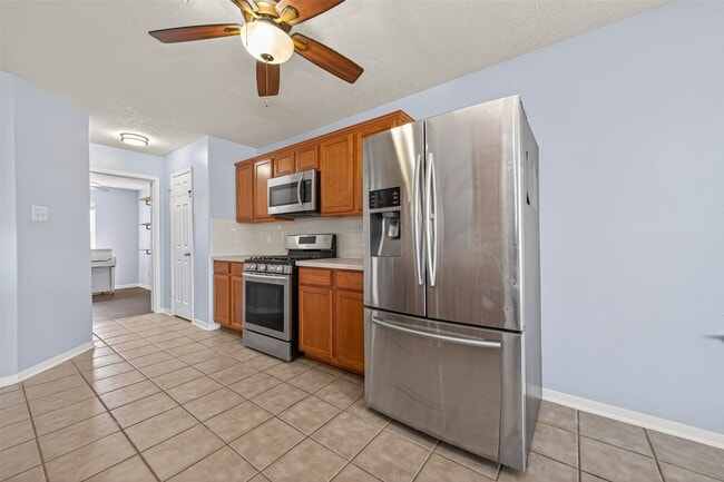 Building Photo - 19215 Hikers Trail Dr