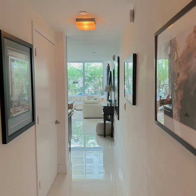 Building Photo - 6000 Collins Ave