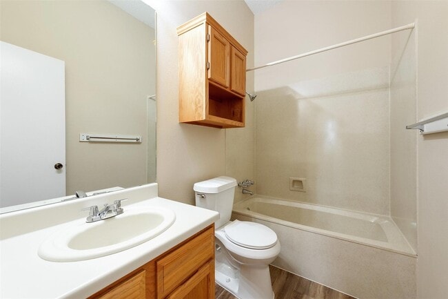 Building Photo - 14504 Sandy Side Dr