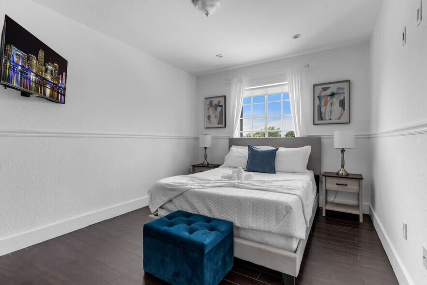 Building Photo - 5161 SW 159th Ct