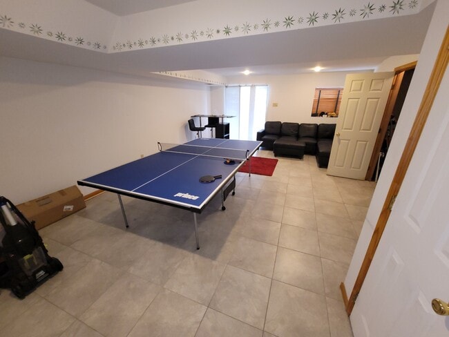 Building Photo - 2104 Harrison Ct