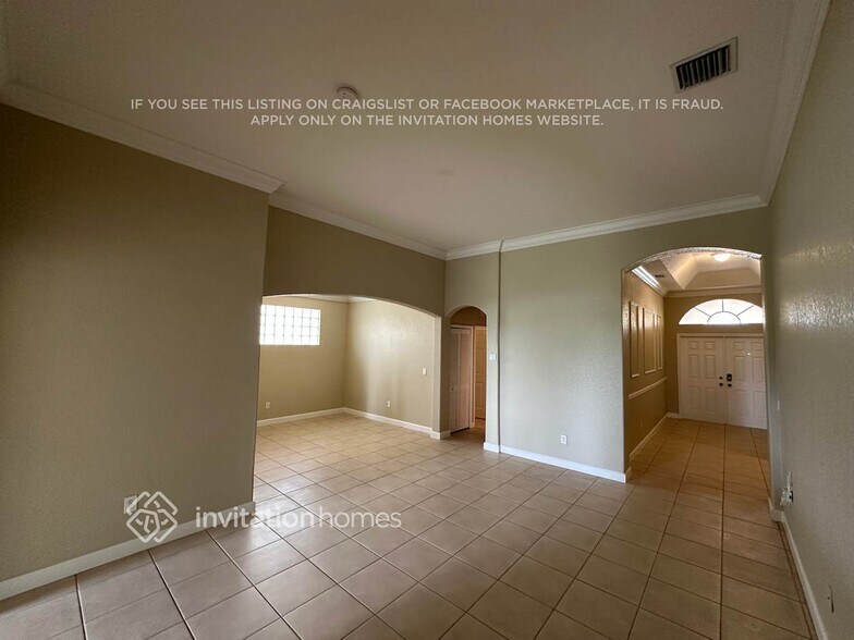 Building Photo - 10469 Galleria St