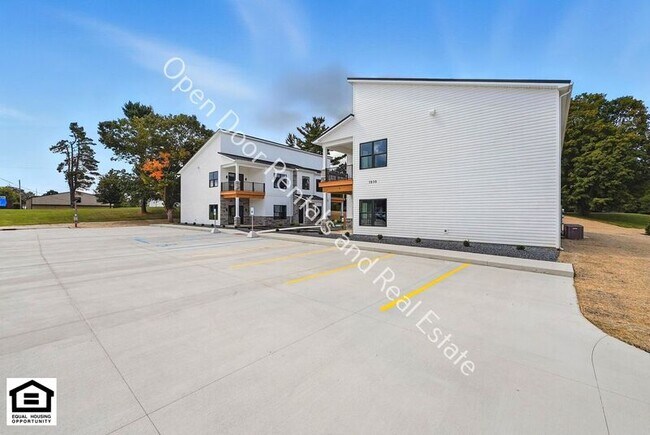 Building Photo - 1030 S Wayne St