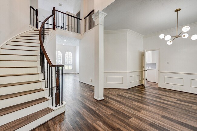 Building Photo - 203 Hazelcrest Dr