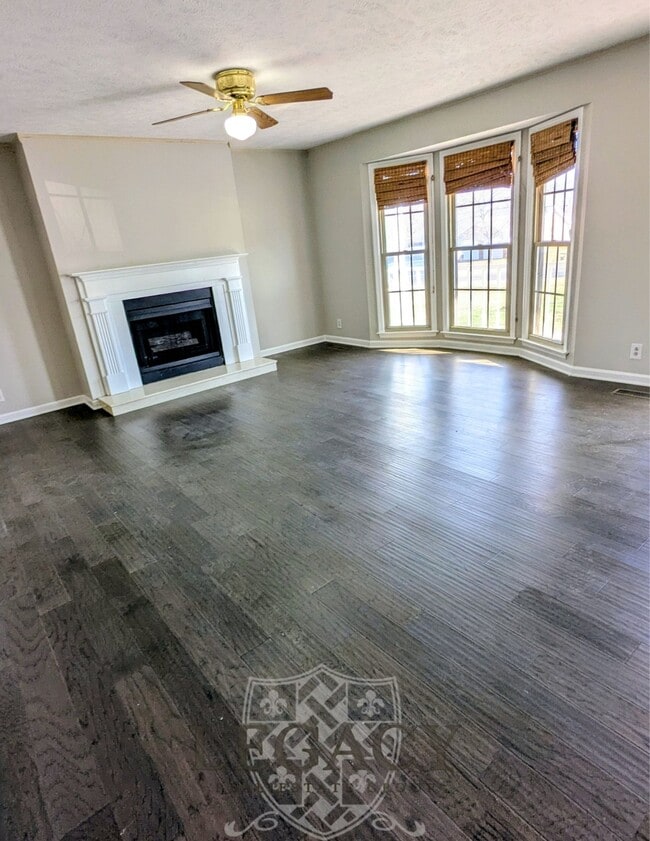 Building Photo - 221 Benefield Dr