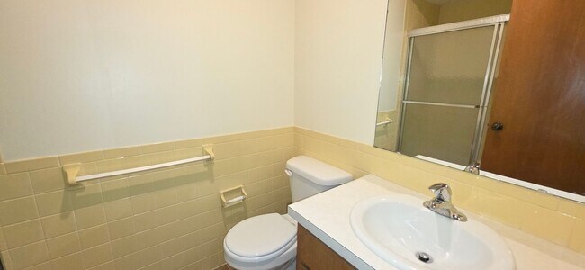 Building Photo - 2 Bedroom House close to Hospitals!  $895