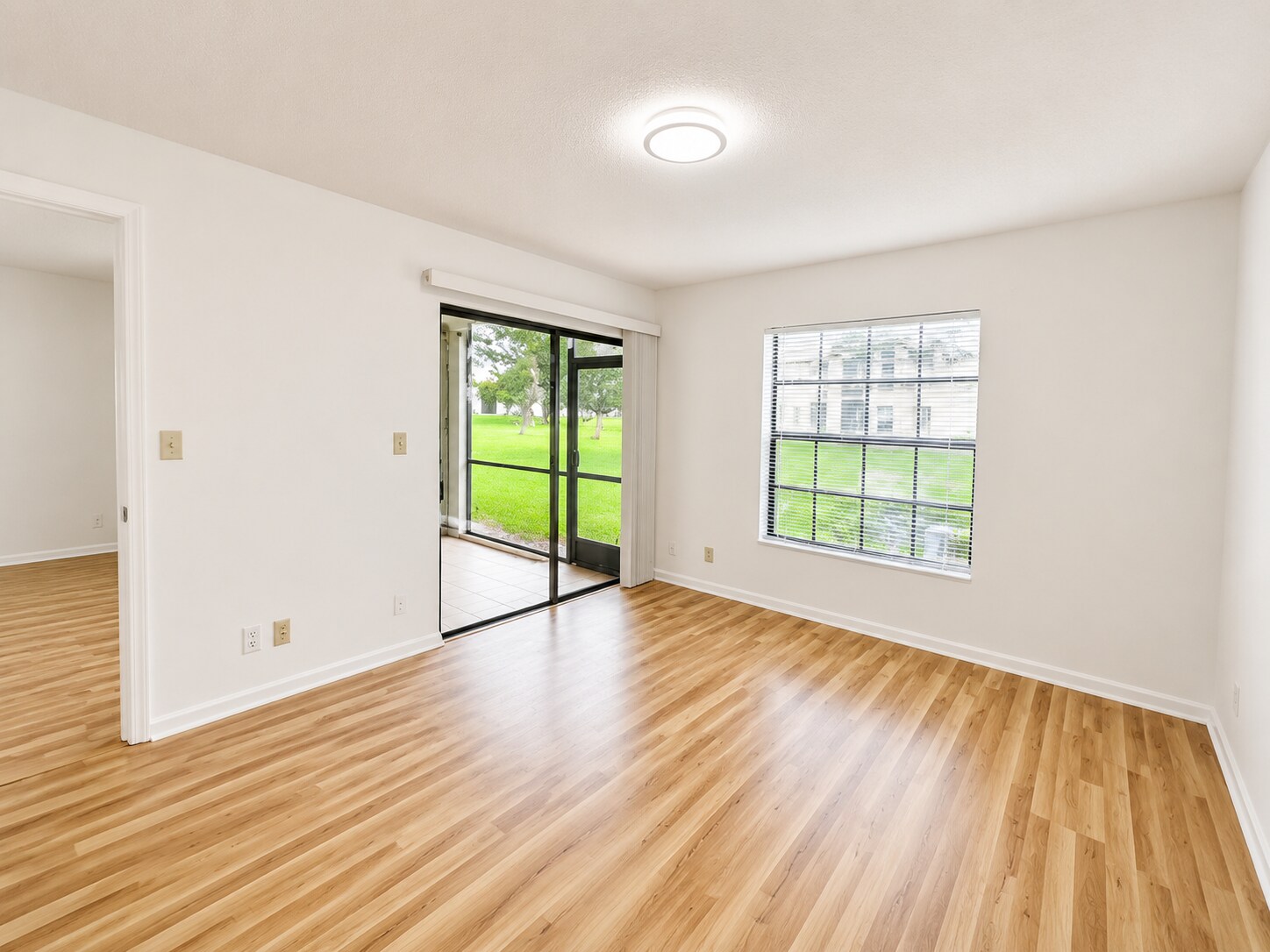 Building Photo - 301 Olivewood Pl