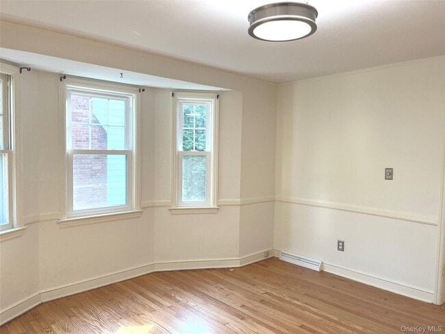 Building Photo - 14 Willow Bend