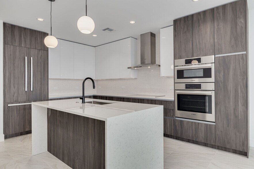 Building Photo - 777 3rd Ave N