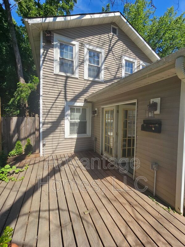 Building Photo - 4544 Terrace St